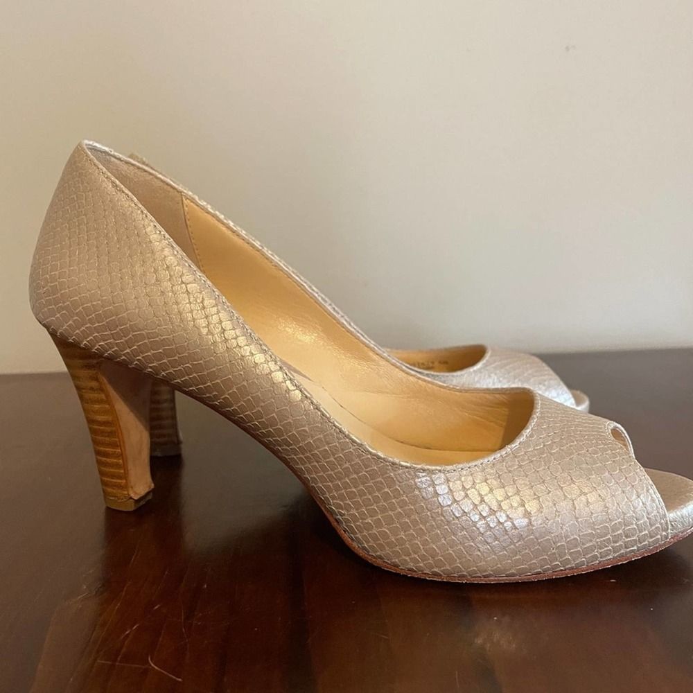 Cole Haan Sz 6B Light Tan Faux Snake Skin Heels.